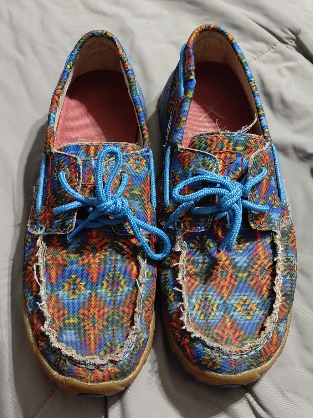 Twisted X Women's Multicolor Aztec Moccasins with Blue Laces